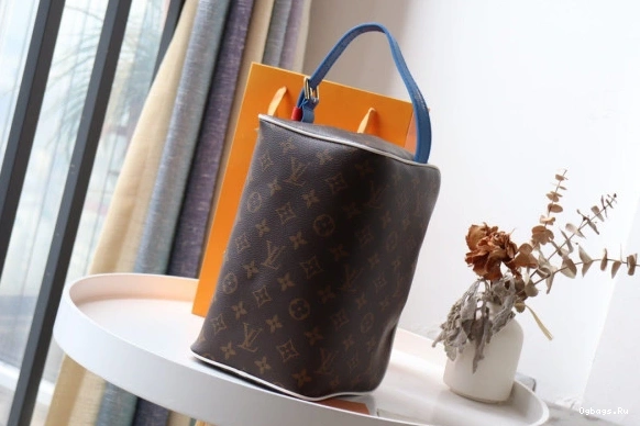 LOUIS TOILETRY LVXNBA VUITTON BAG 0402